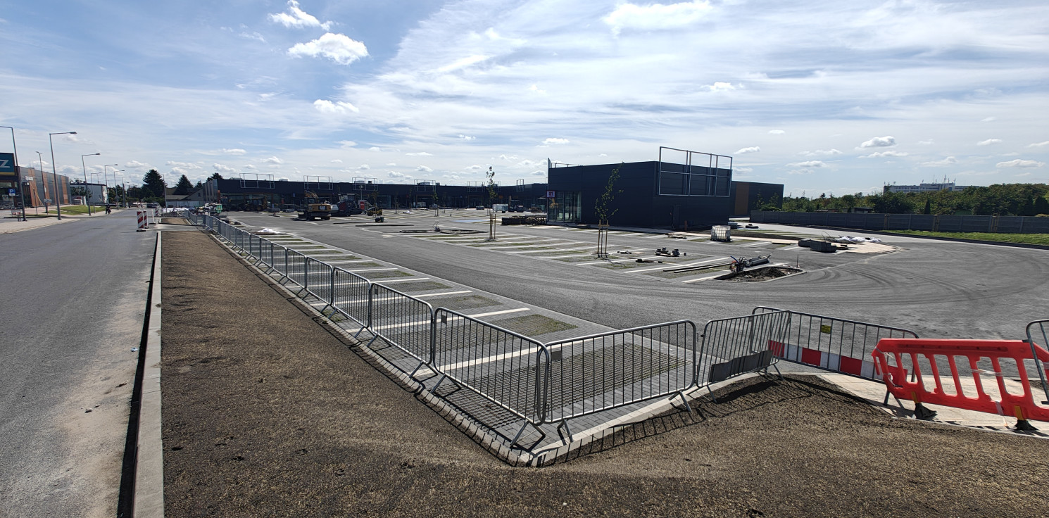Inowrocław - Budowa nowego centrum handlowego na finiszu	