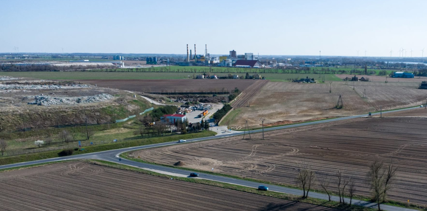 Janikowo.online - Tragedia pod Janikowem. Na słupie energetycznym znaleziono ciało mężczyzny