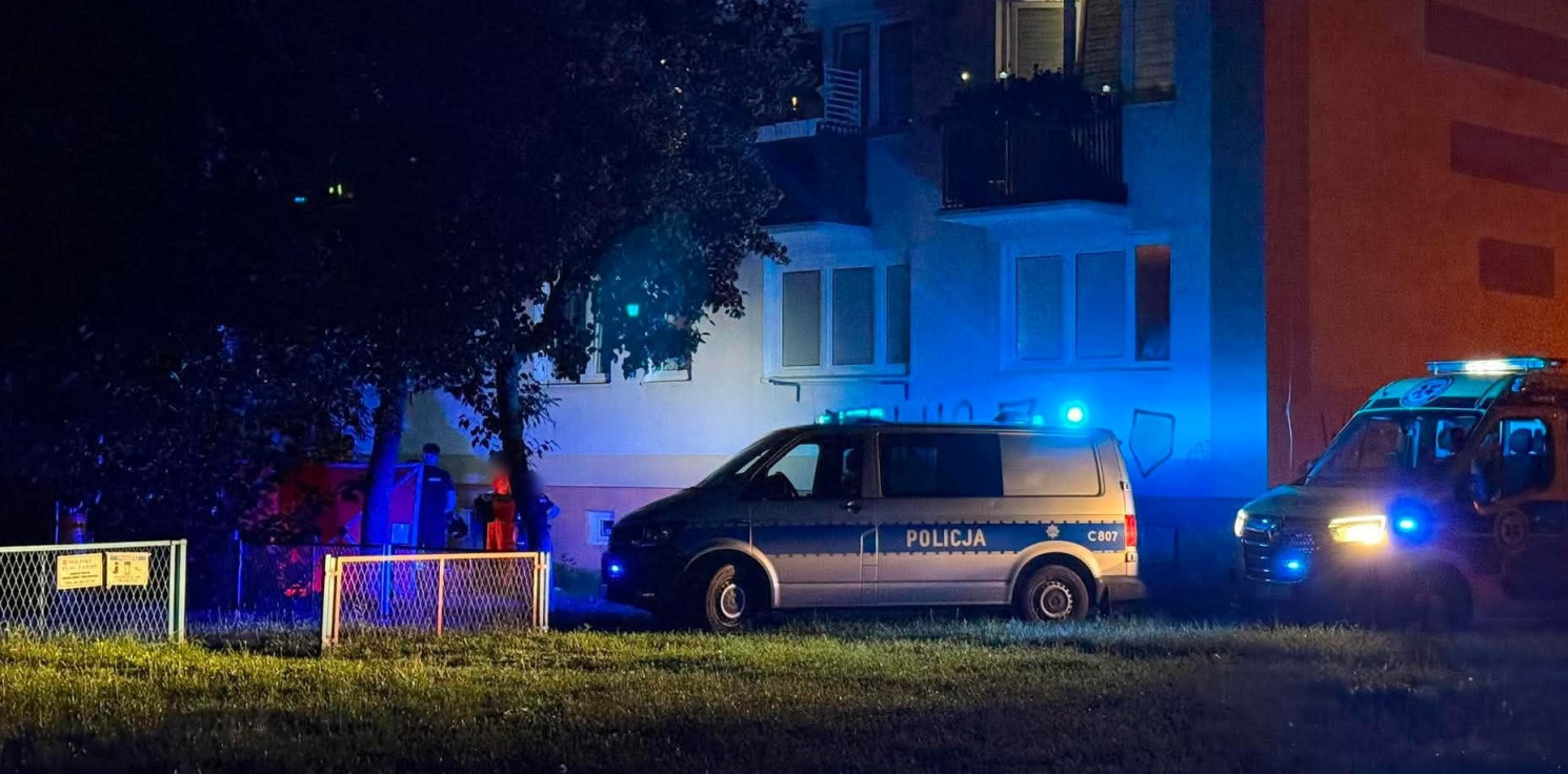 Inowrocław - Tragedia przy ul. Mieszka I. Nie żyje osoba, która wypadła z czwartego piętra