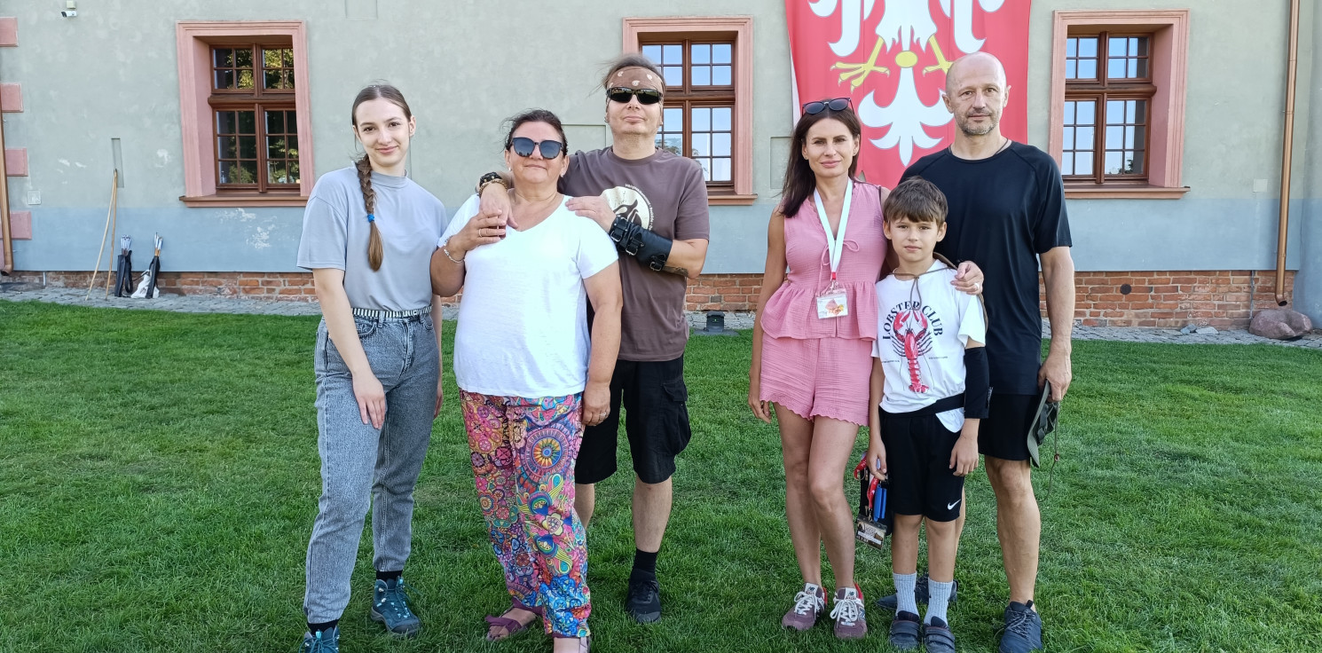Inowrocław - Inowrocławianie z medalami mistrzostw Polski w łucznictwie tradycyjnym