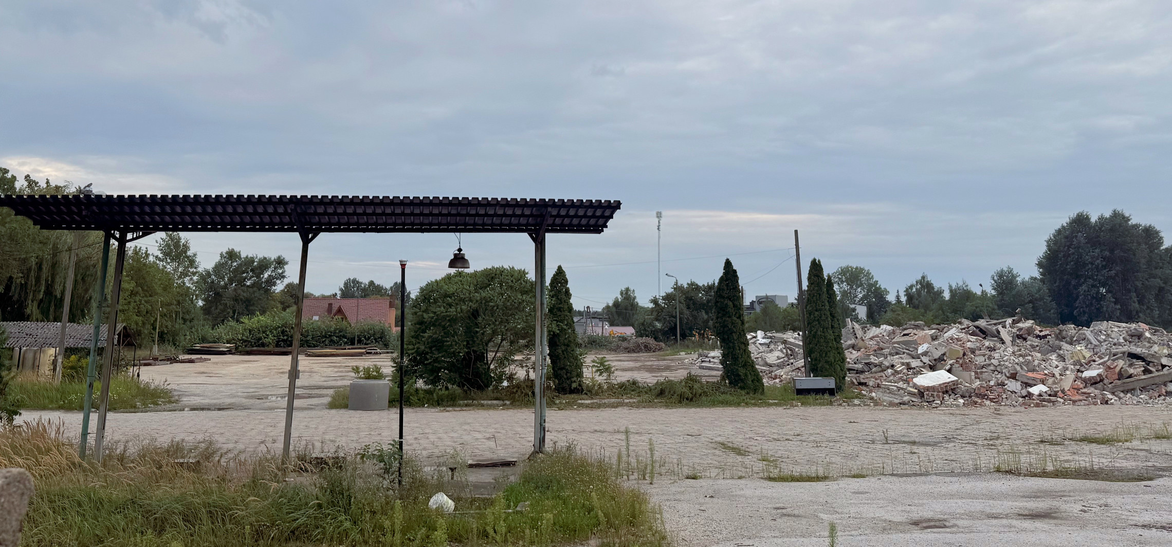 Baza PKS w gruzach. Wiadomo, co powstanie w jej miejscu