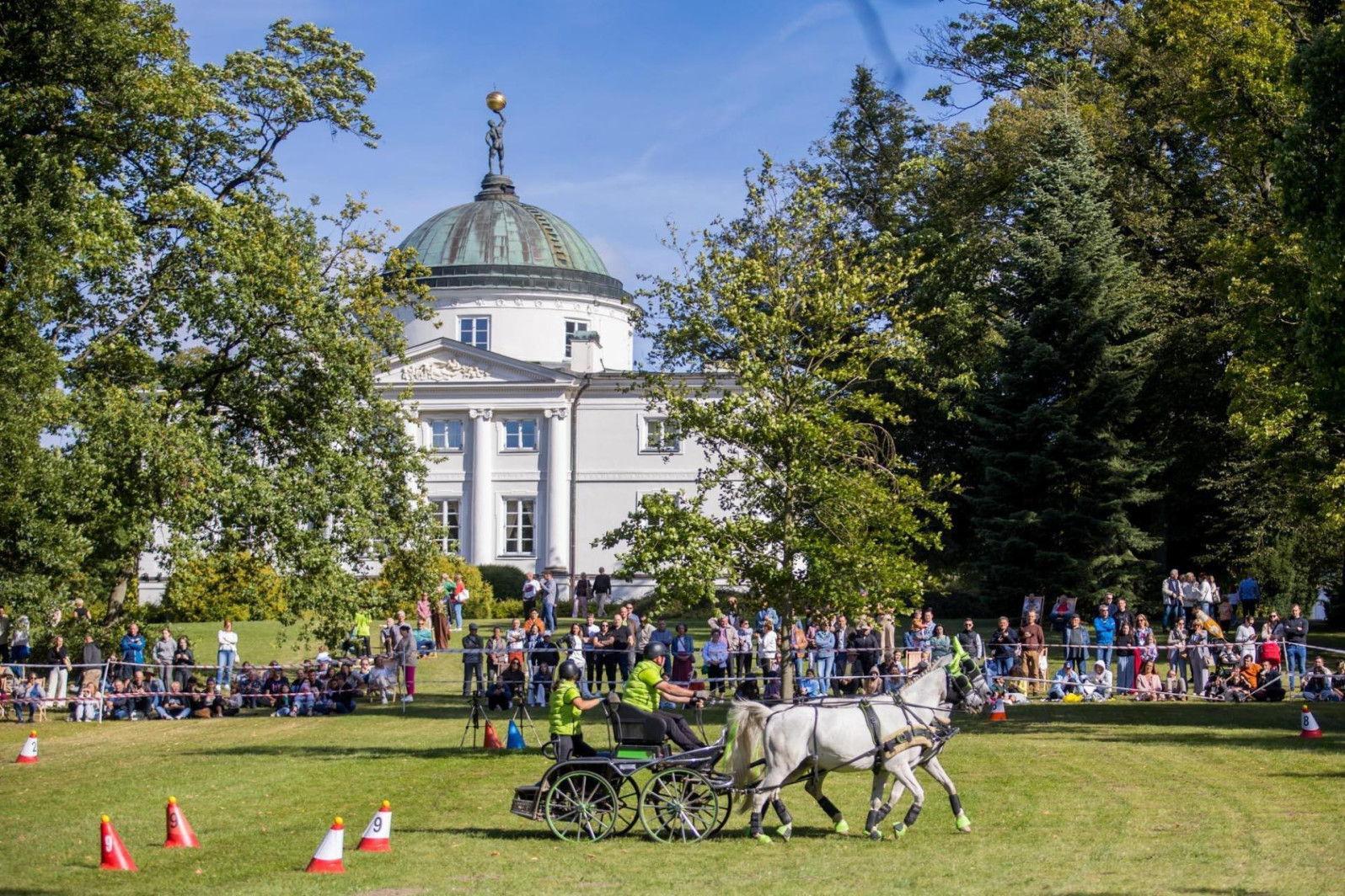 Zabytkowe powozy znów pojawią się w Lubostroniu