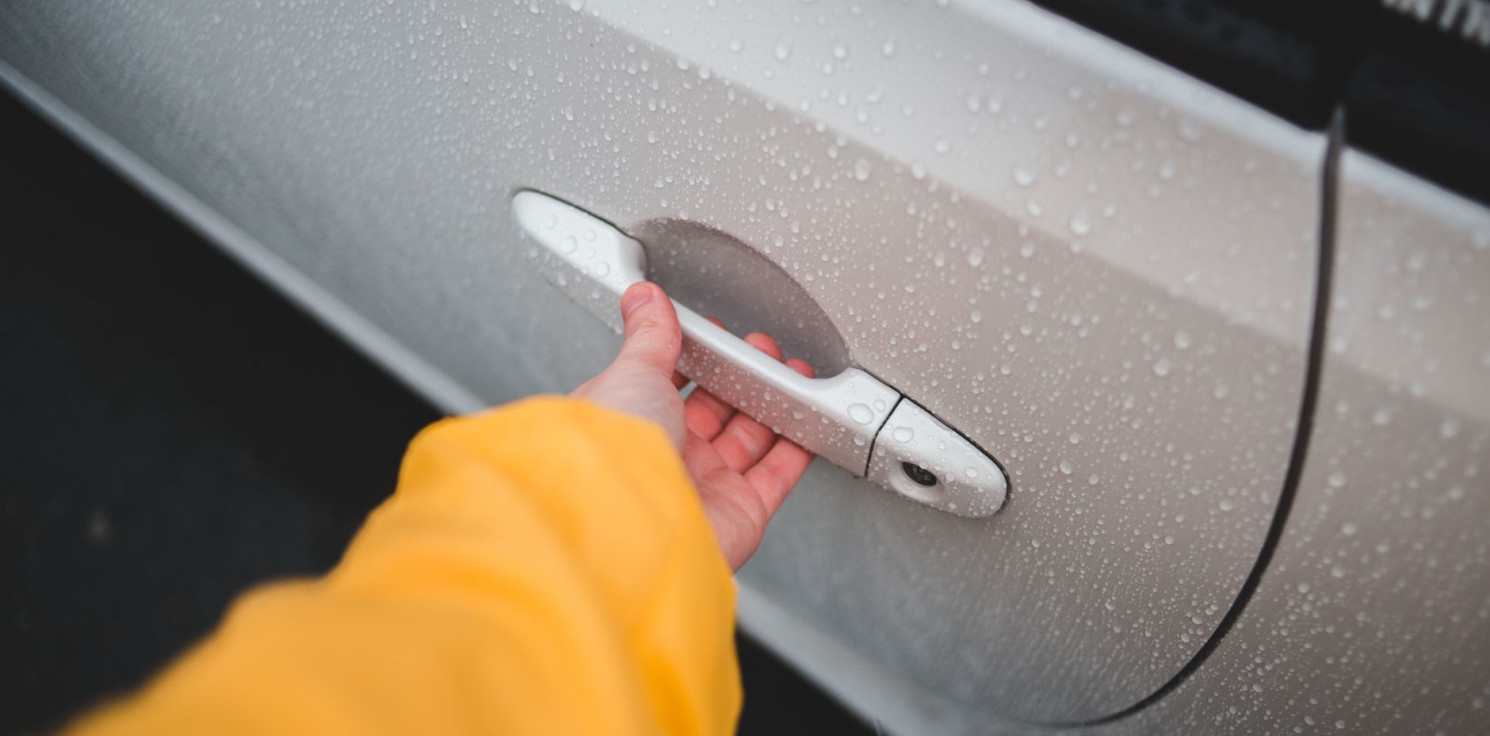Region - Całoroczna ochrona Twojego samochodu – jak zadaszenie typu carport chroni auto przed deszczem, śniegiem i promieniowaniem UV?