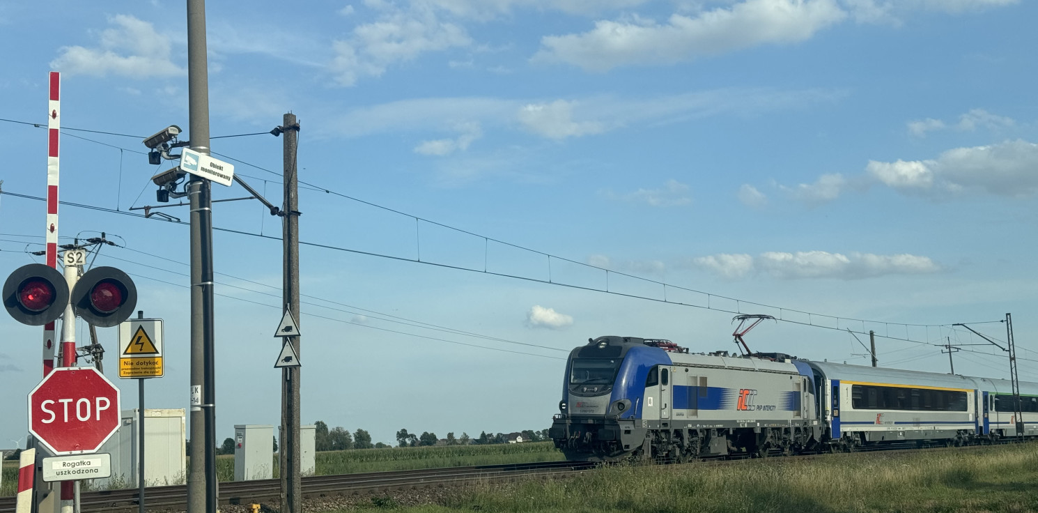 Kruszwica.online - Uszkodzone rogatki, tu warto zachować czujność