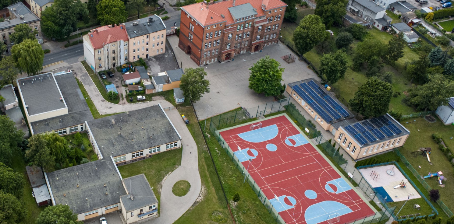 Inowrocław - Dzisiaj w Inowrocławiu. Uczniowie wracają do szkół. Nowe dyrekcje i ważna rocznica