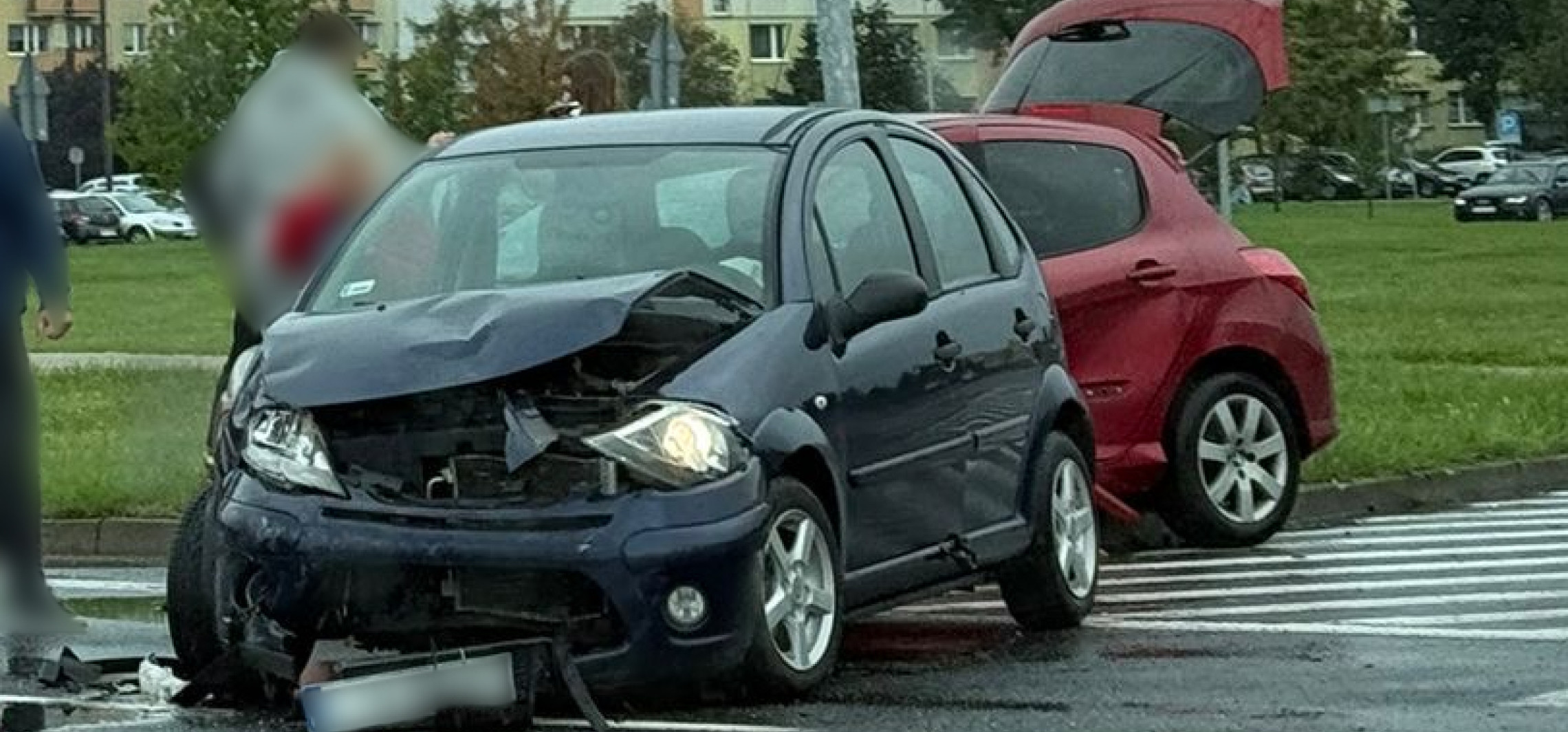 Groźna kraksa na Rąbinie. Zderzyły się dwa auta