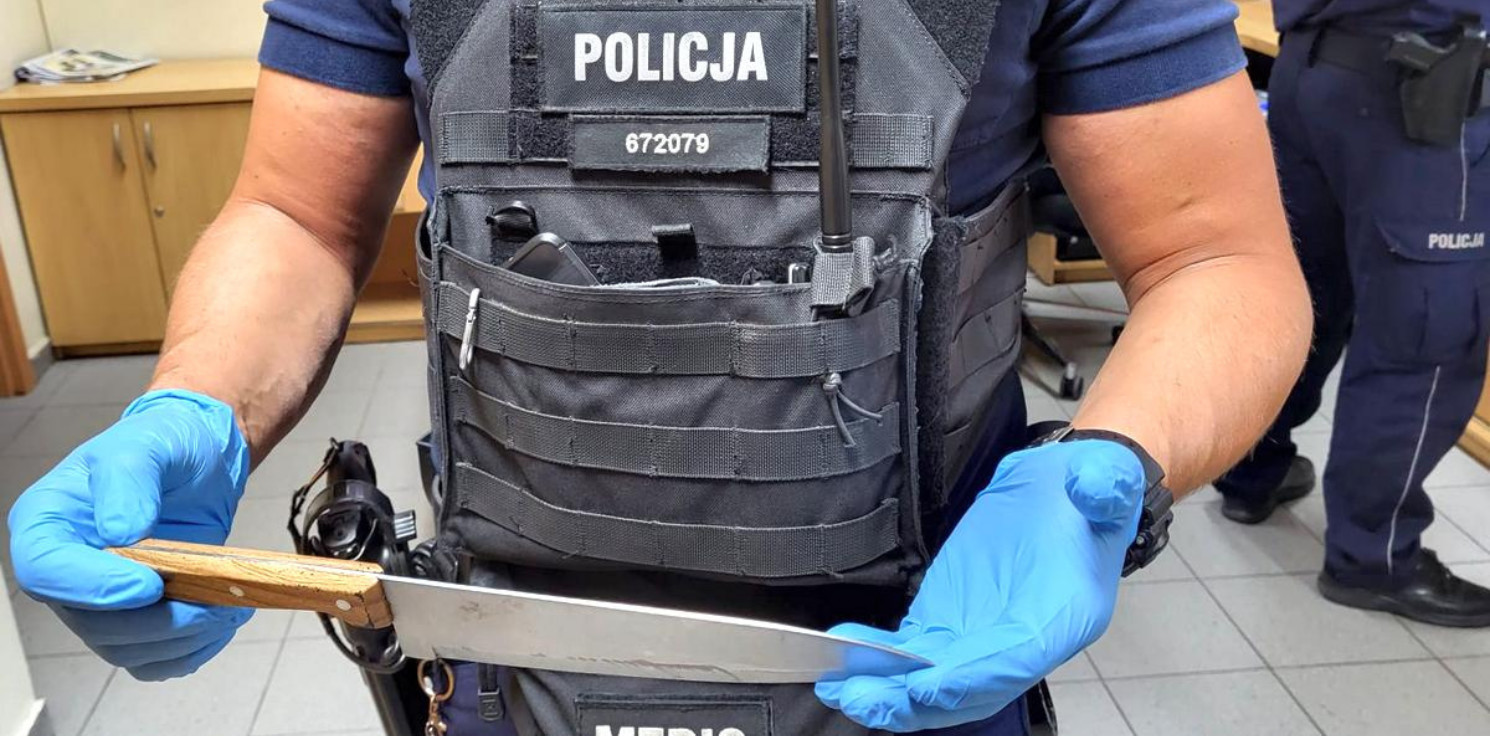 Radziejów - Ruszył z nożem na policjantów. Miał ponad 3 promile