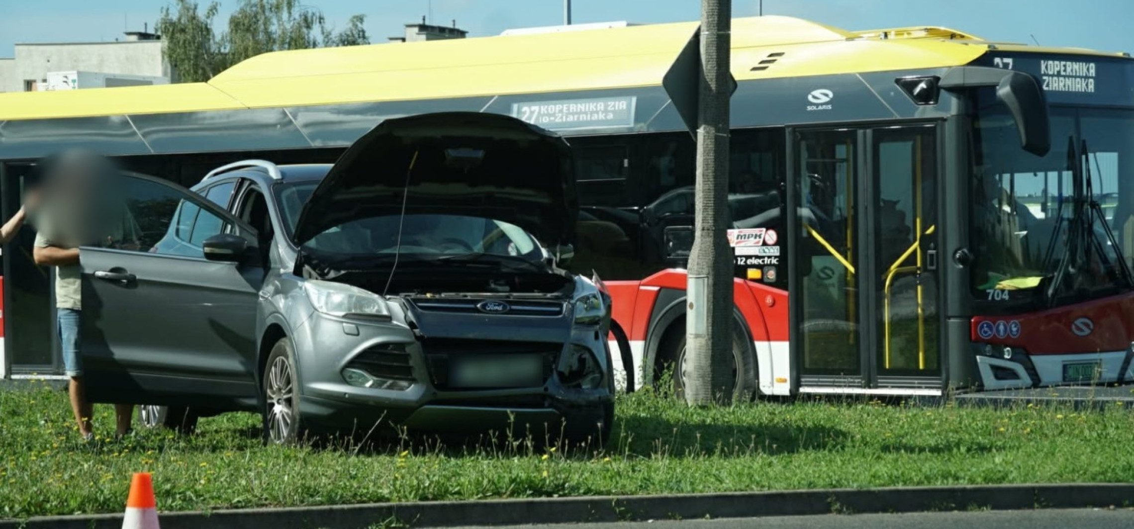 Zderzenie na Szarych Szeregów. Na miejscu służby, są utrudnienia