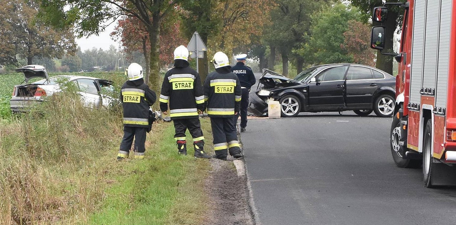 Gmina Inowrocław - Zderzenie dwóch aut w Olszewicach