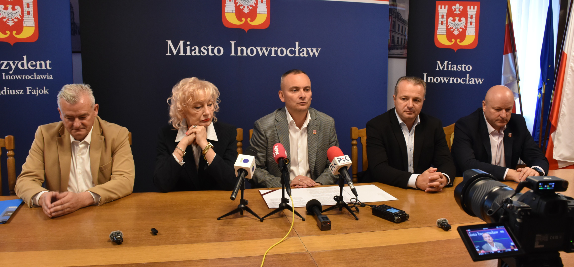 A miało być ponad podziałami. Po proteście padły mocne słowa