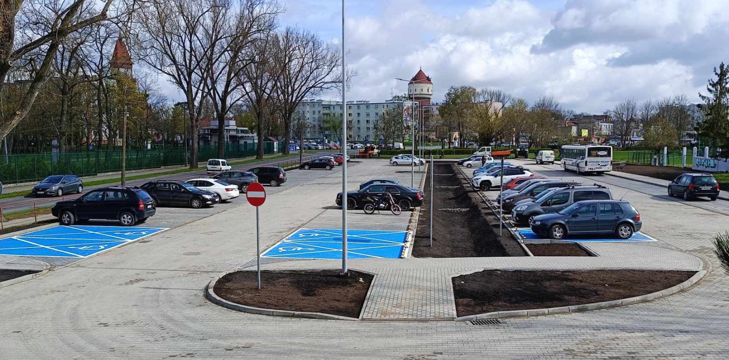 Inowrocław - Trudniej będzie zaparkować przy Delfinie