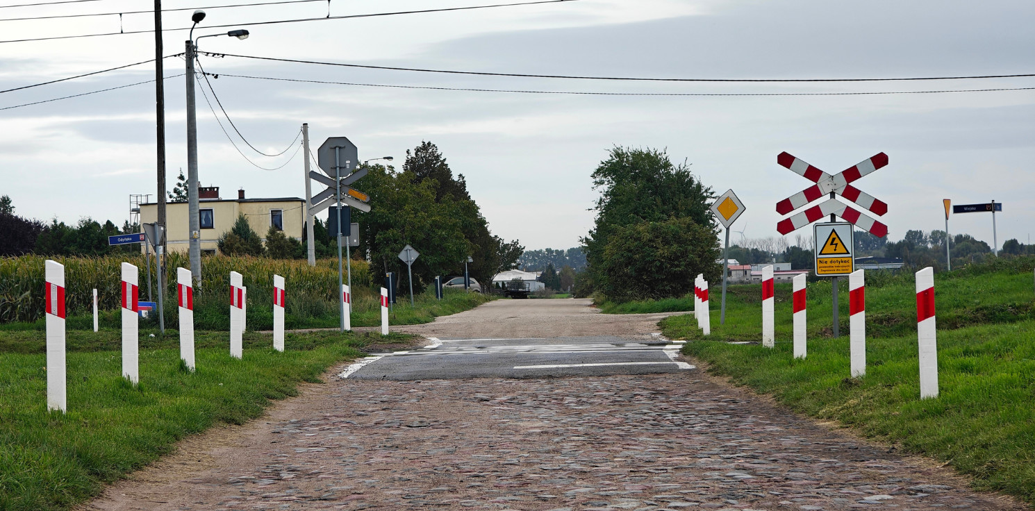Inowrocław - Tu nie ma ani sygnalizacji, ani szlabanów. Czy coś się zmieni?