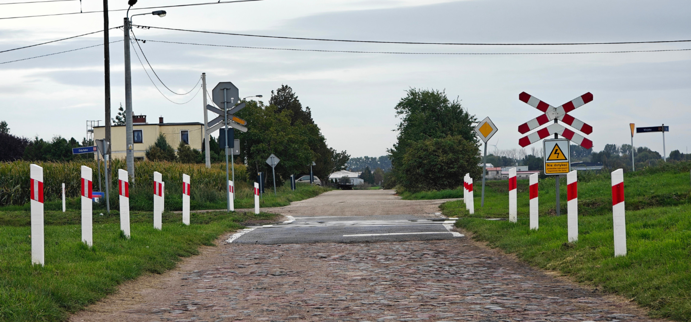 Tu nie ma ani sygnalizacji, ani szlabanów. Czy coś się zmieni?
