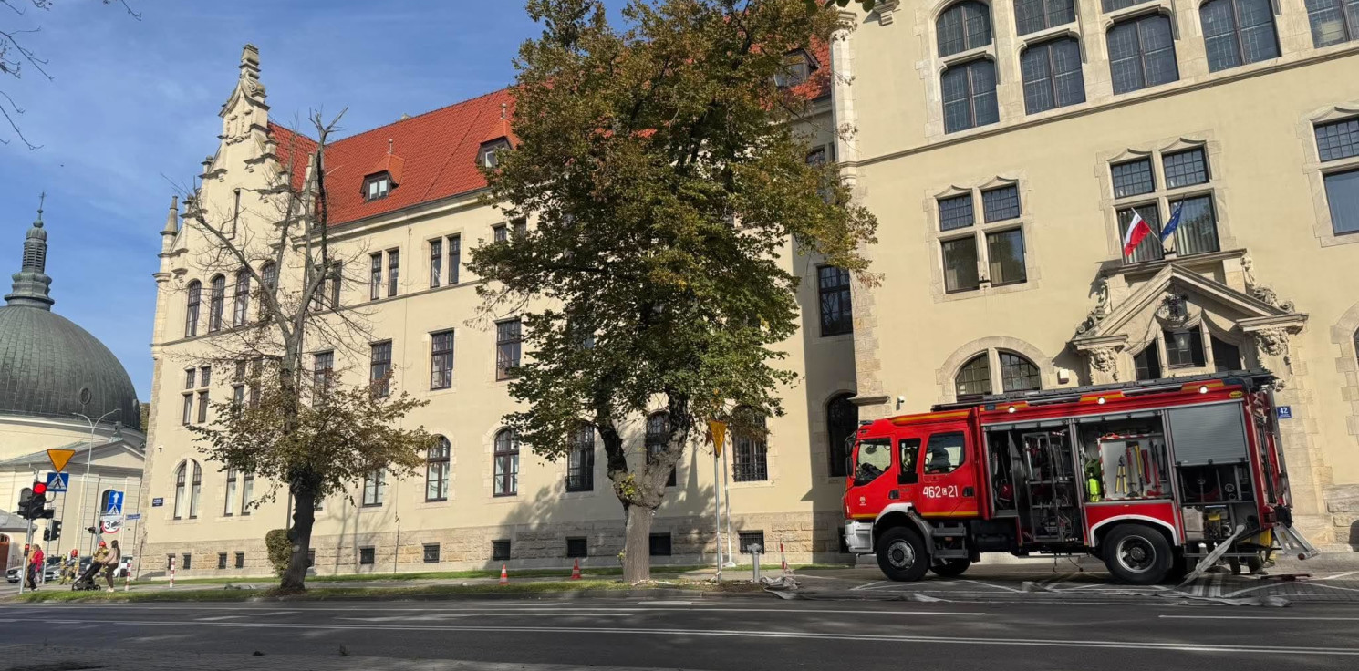 Inowrocław - Ewakuacja sądu. Narutowicza zamknięta dla ruchu