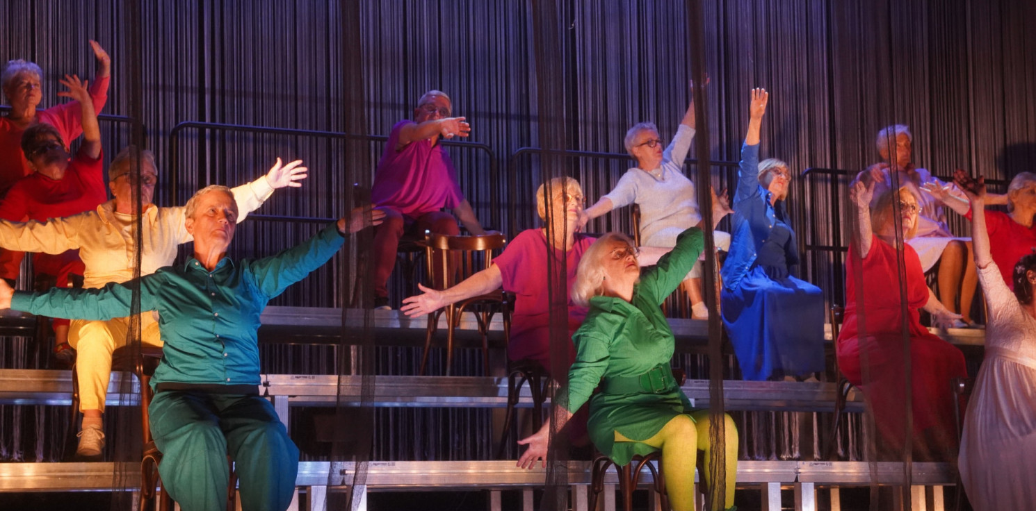 Inowrocław - Seniorzy na scenie Teatru Miejskiego. Wyjątkowy spektakl w Inowrocławiu