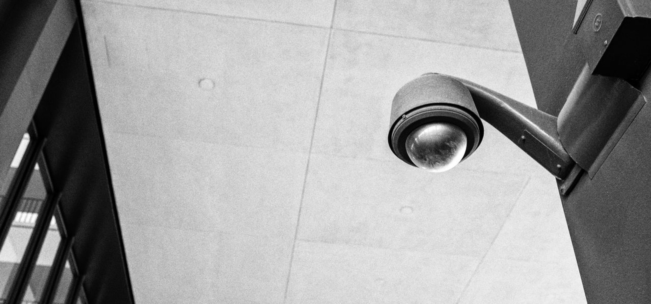 Kiedy planować monitoring i alarm w nowym domu? Przewody, rejestrator, czujki