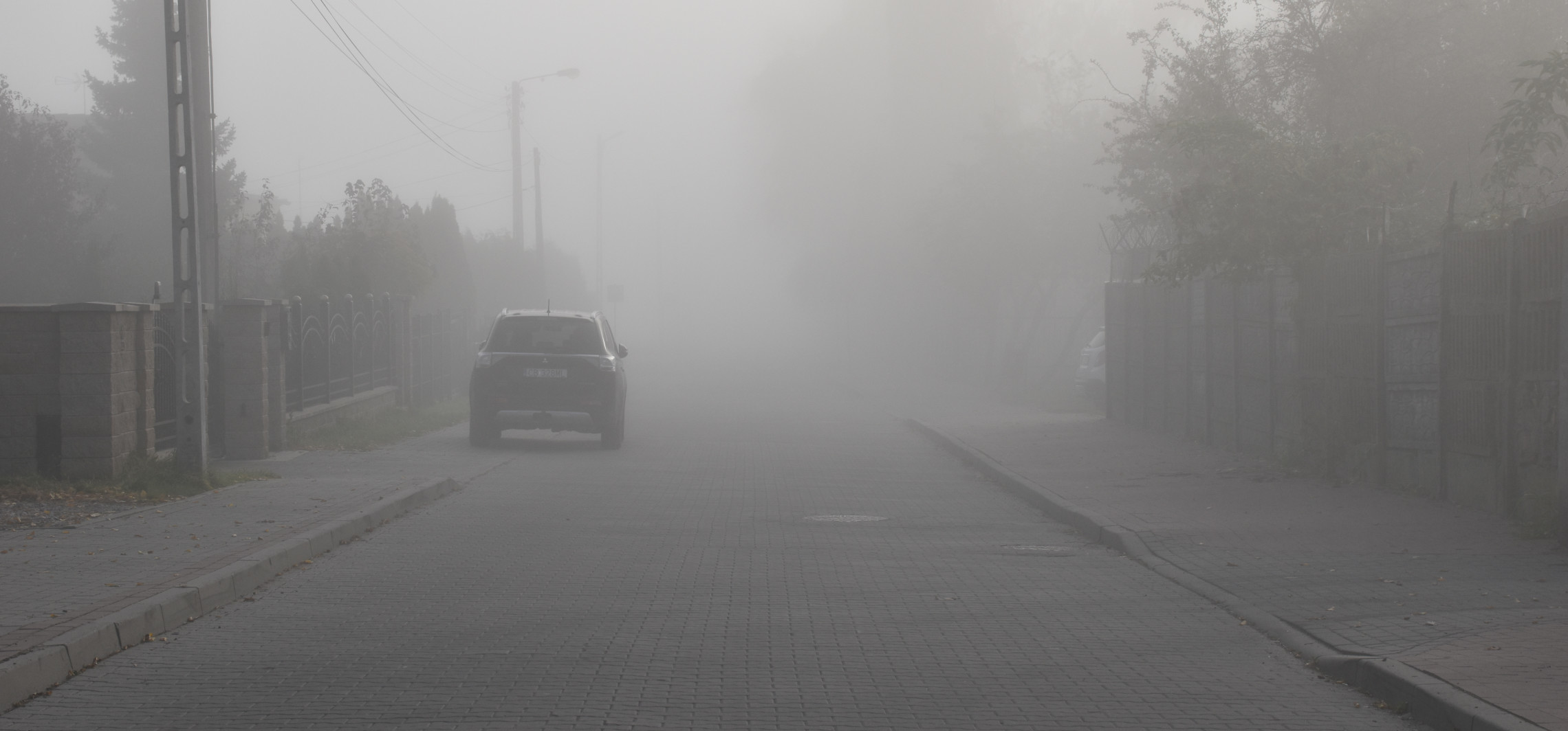 Gęsta mgła w Inowrocławiu. Kierowcy, noga z gazu