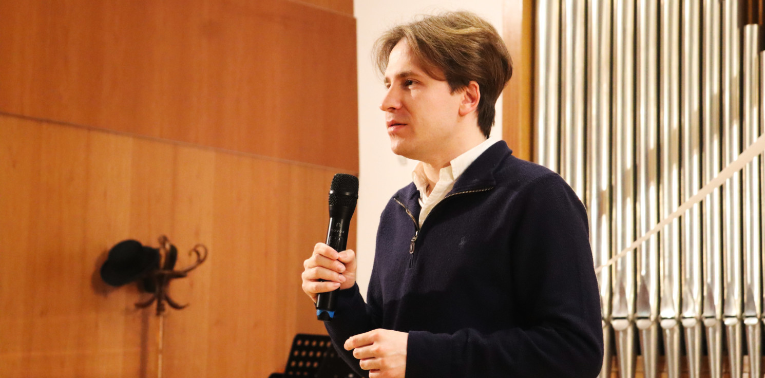 Inowrocław - Ma najpopularniejszy profil prawniczy na TikToku. Spotkał się uczniami w Inowrocławiu