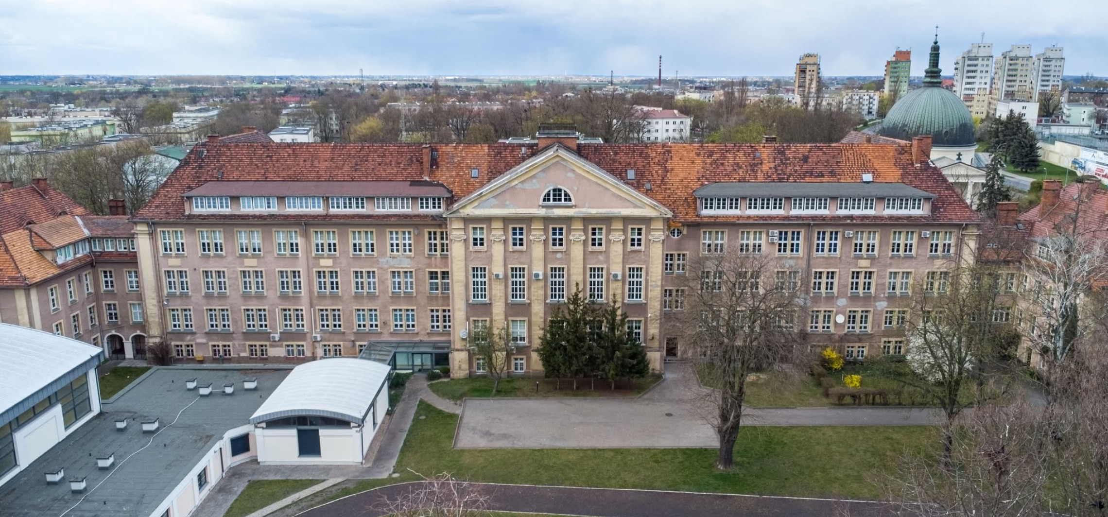 Niepokój wokół szkół. Starosta wydała komunikat