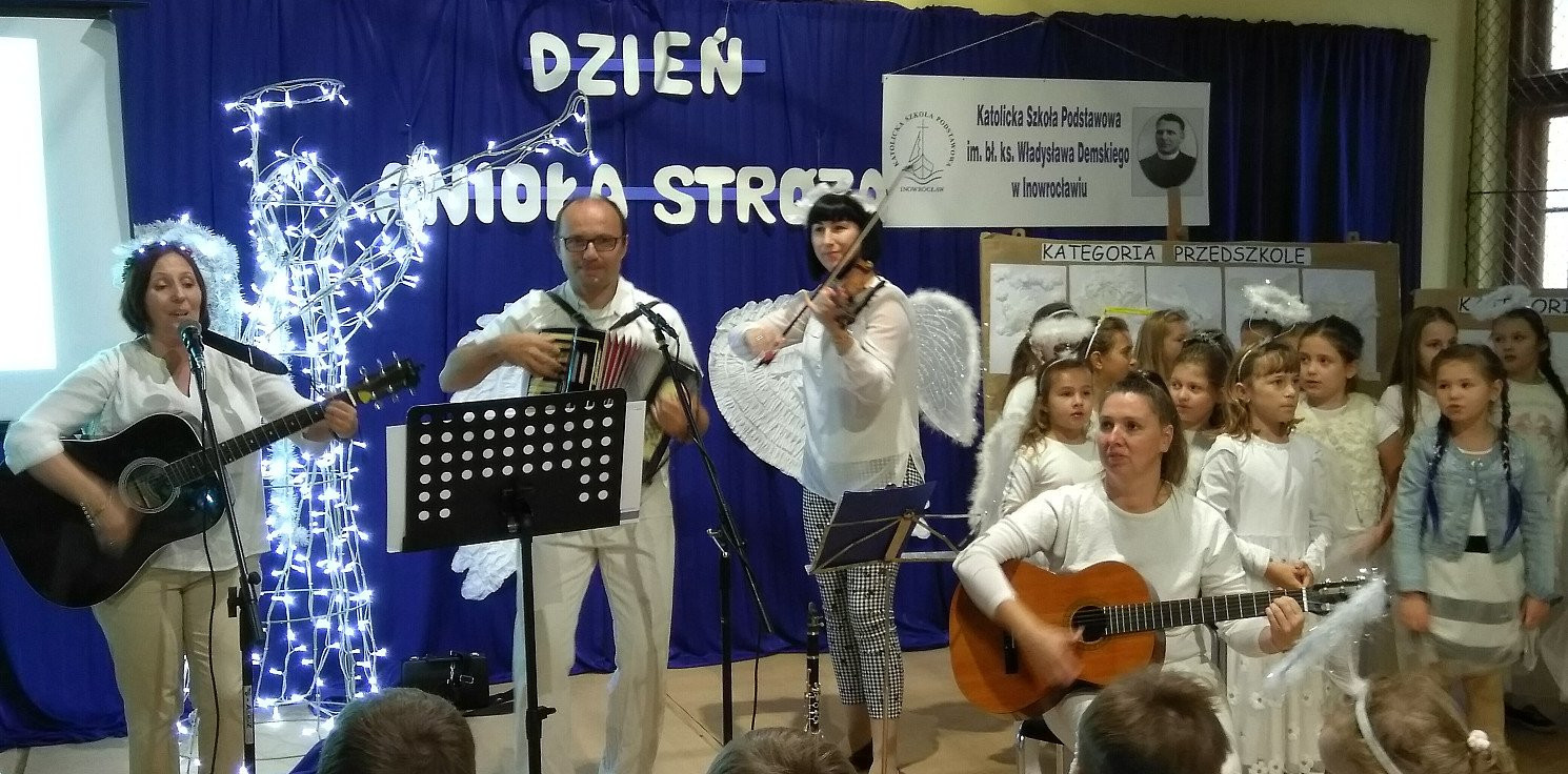 Inowrocław - Dzień Anioła Stróża w katolickiej podstawówce