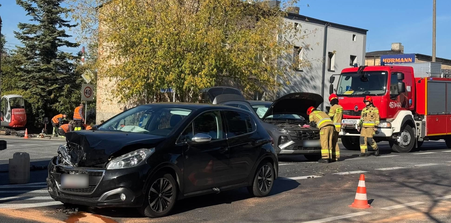 Inowrocław - Zderzenie dwóch aut na Poznańskiej. Utrudnienia w ruchu