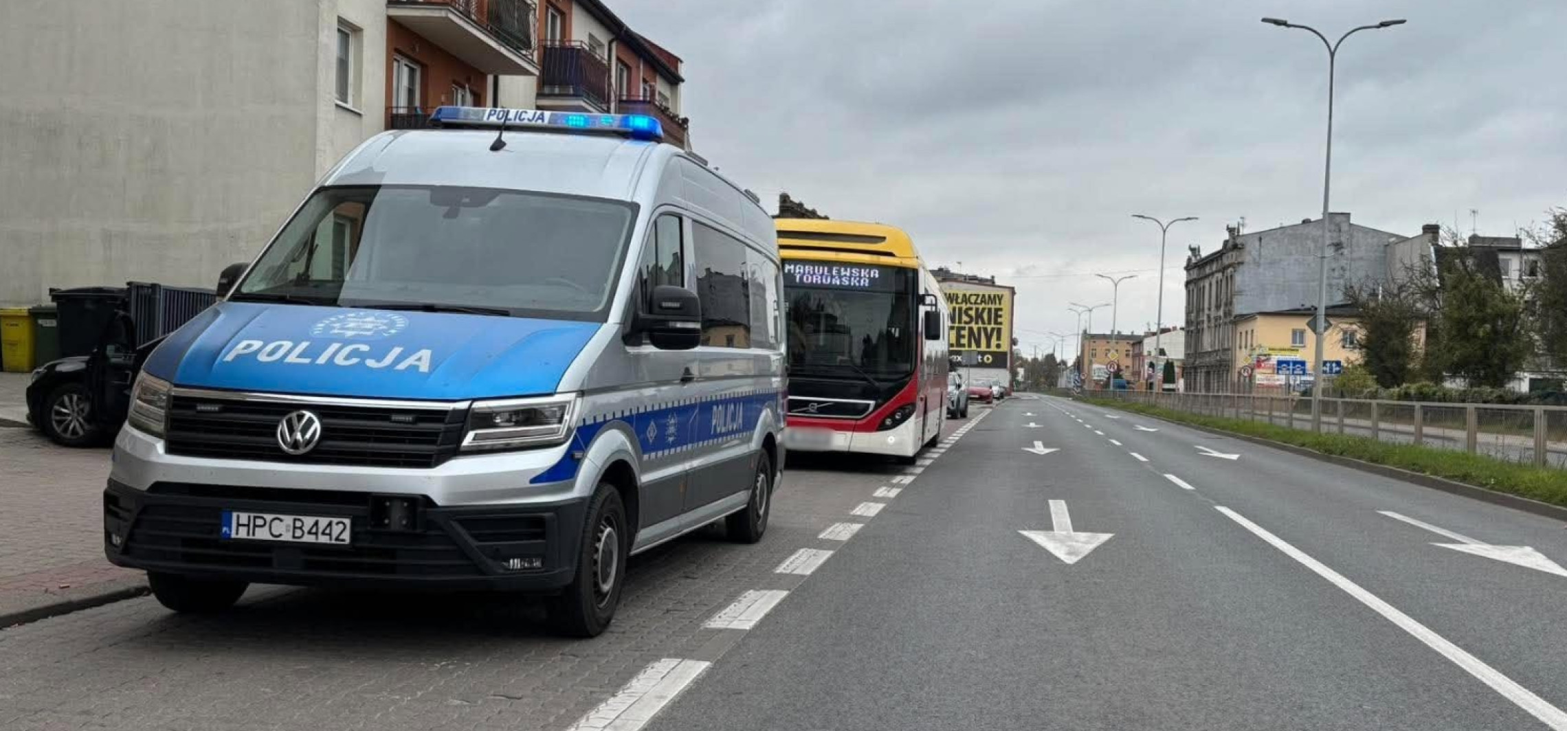 Zderzenie samochodu z autobusem MPK