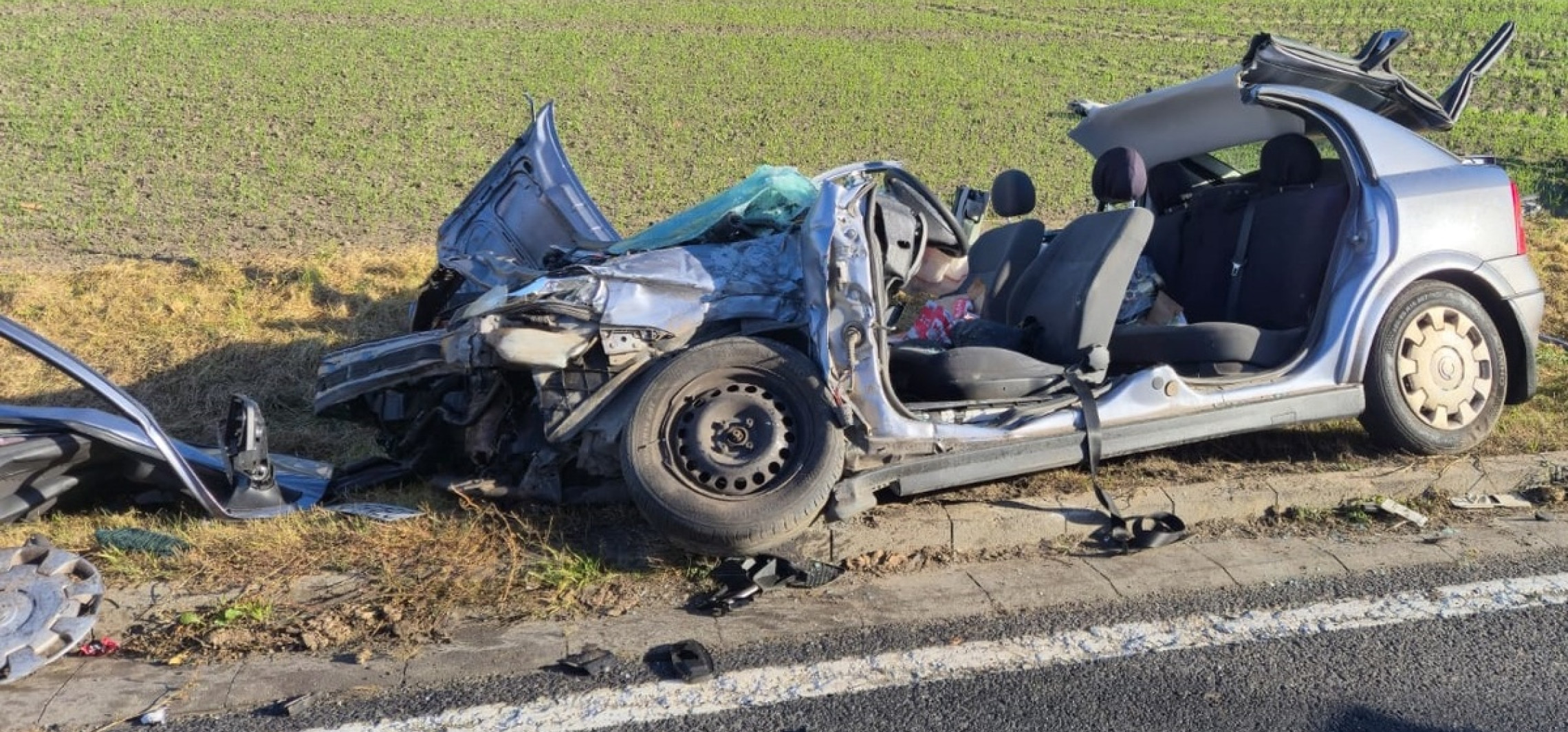 Z Opla została miazga. 71-latkę zabrał śmigłowiec LPR
