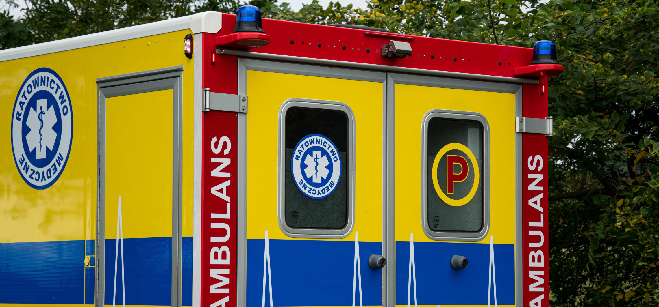 Honda uderzyła w pieszego. Policja szuka świadków