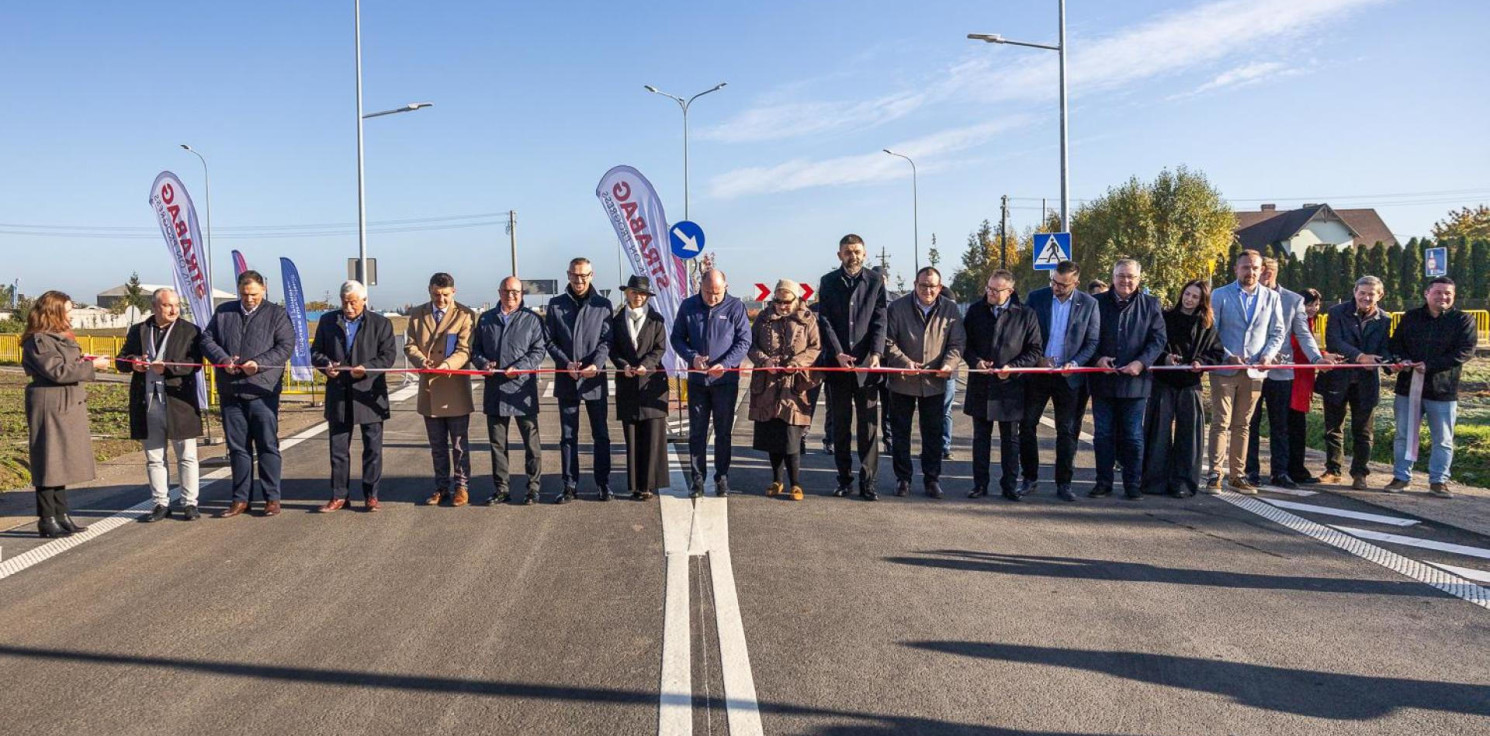 Region - Jedna droga, jedna wstęga i 20 powodów, żeby zrobić pamiątkowe zdjęcie
