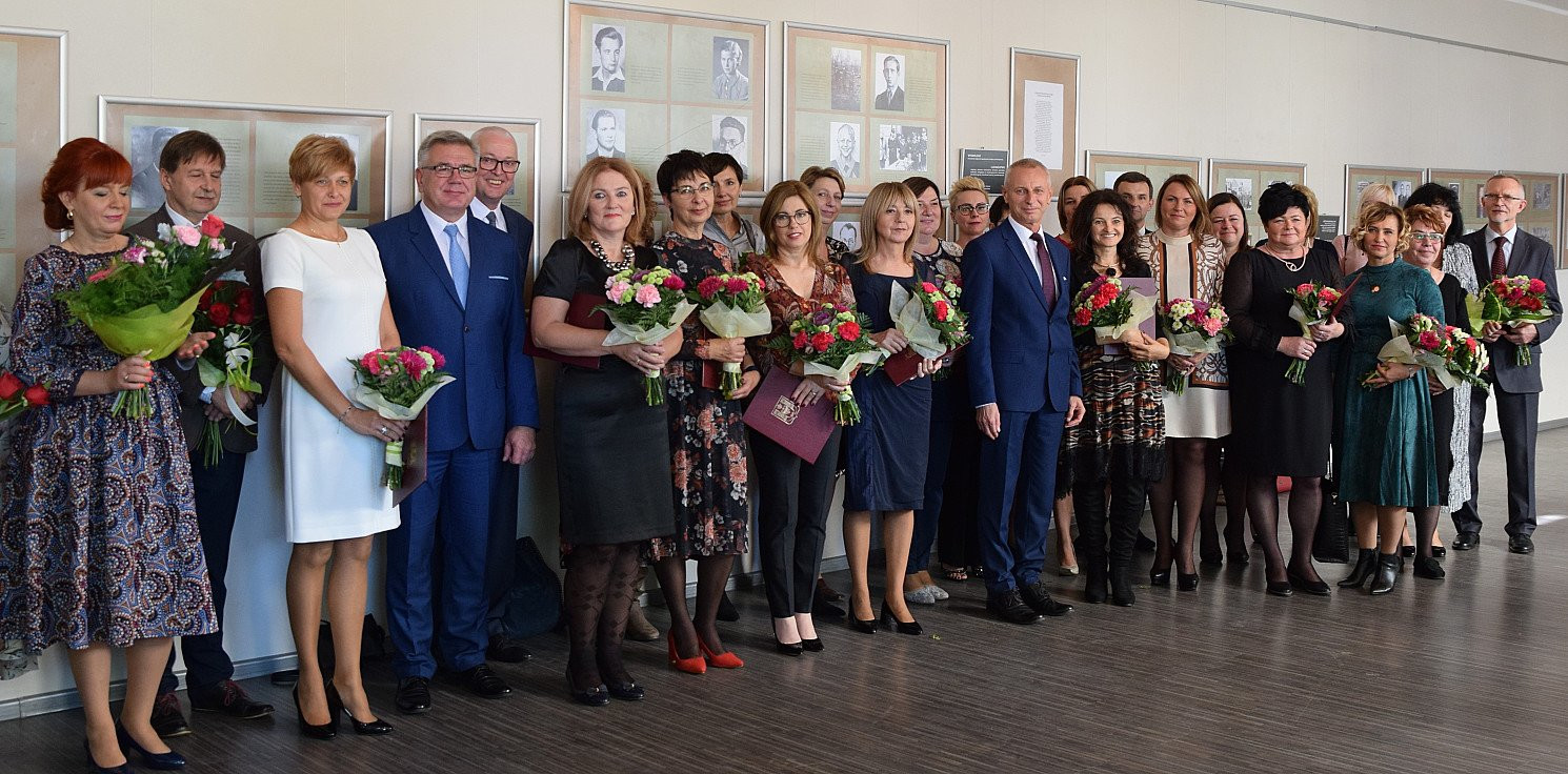 Inowrocław - Gratulacje dla nauczycieli z Inowrocławia