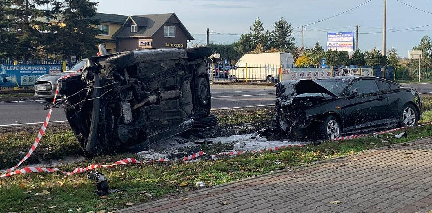 Gniewkowo.online - Czołowe zderzenie dwóch aut