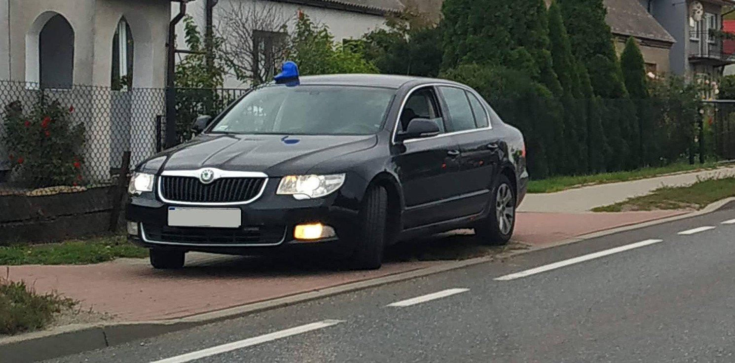 Złotniki Kuj. - 18-latek jechał 122 km/h w terenie zab.