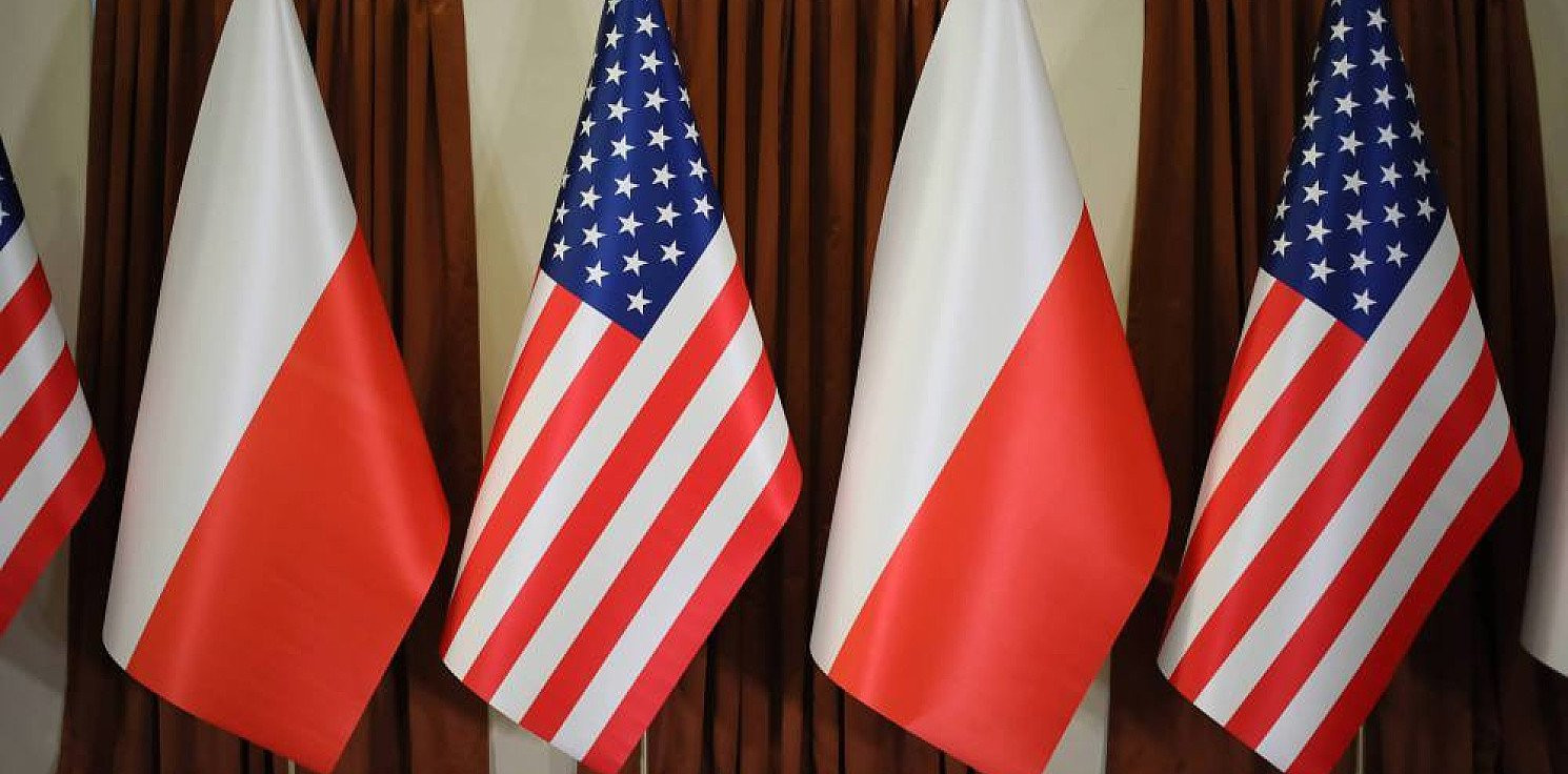 Kraj - Ambasada USA: wyjazd do pracy lub na studia nadal z wizą 