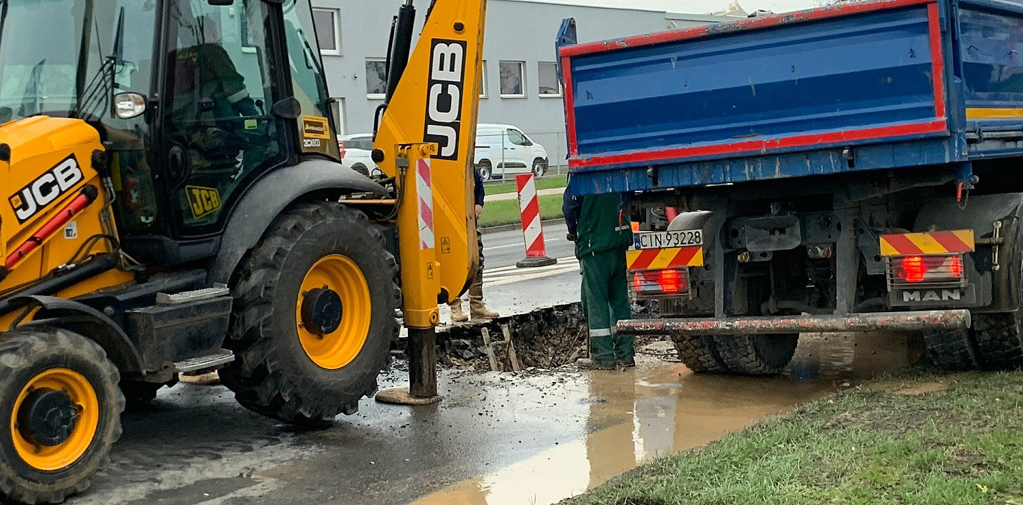 Inowrocław - Na Poznańskiej znów pękła rura