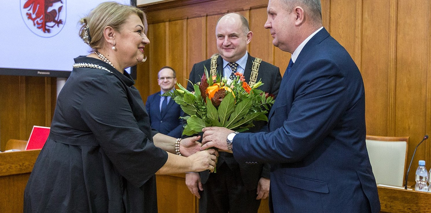 Region -  Elżbieta Piniewska przewodniczącą sejmiku