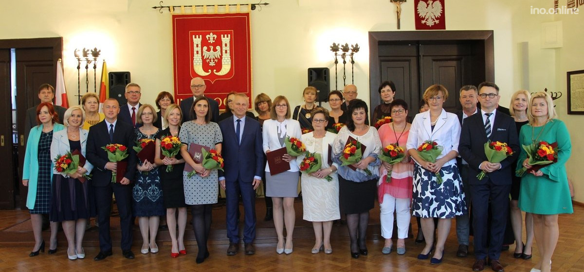 Inowrocław - Nauczyciele z nagrodami i odznaczeniami
