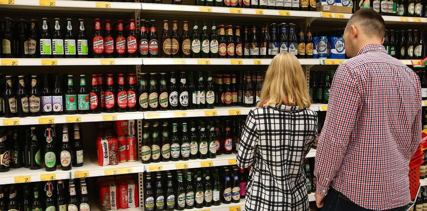 Kraj - Sejm zgodził się na 10 proc. podwyżkę akcyzy na alkohol i produkty tytoniowe