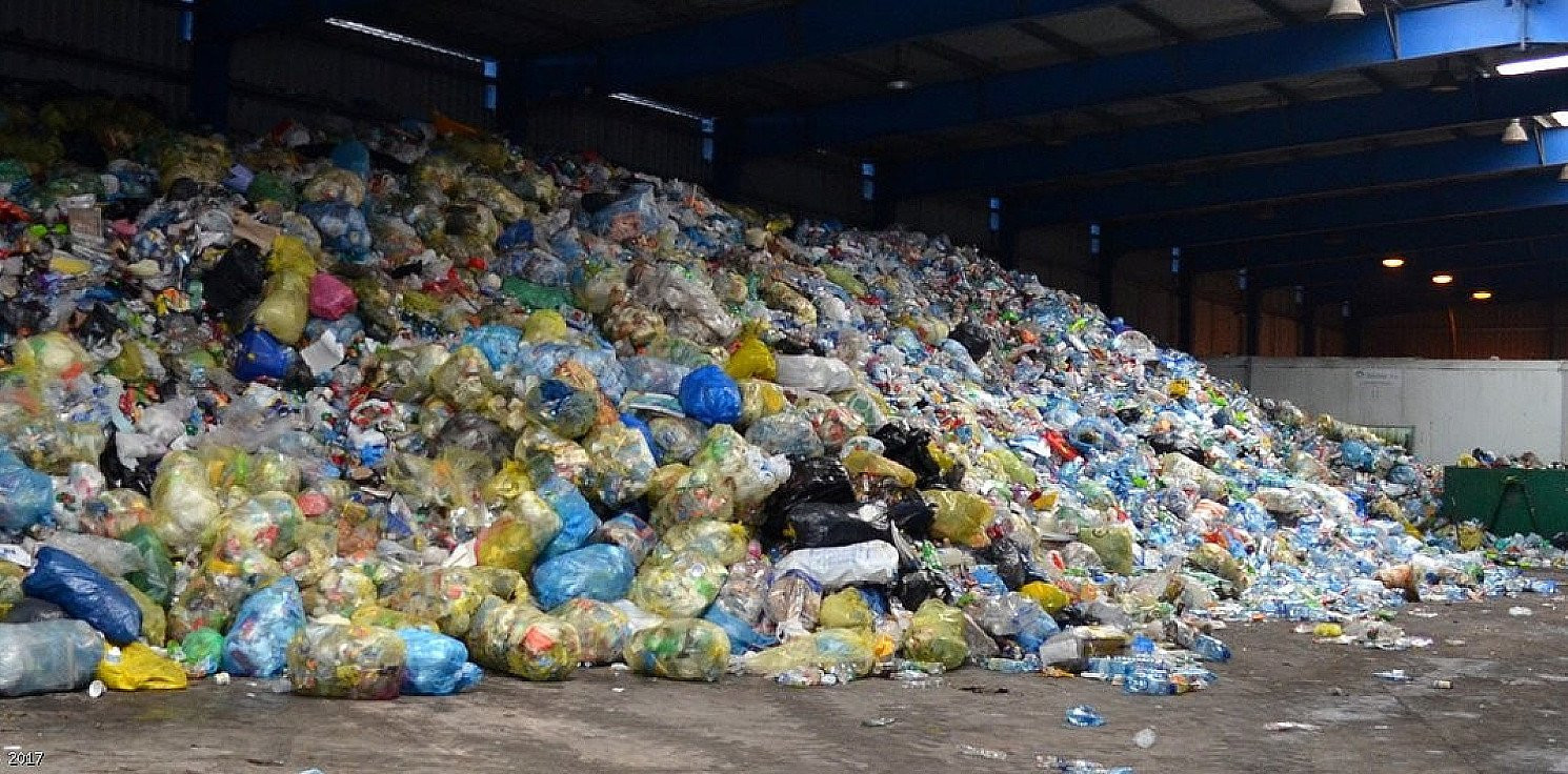 Kruszwica - Wieźli kilkaset ton śmieci. Interweniowała policja