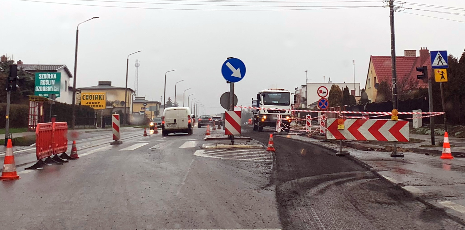Inowrocław - Naprawiają Poznańską, są duże utrudnienia