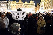 W Poznaniu 400 osób protestowało przeciw reformie sądów