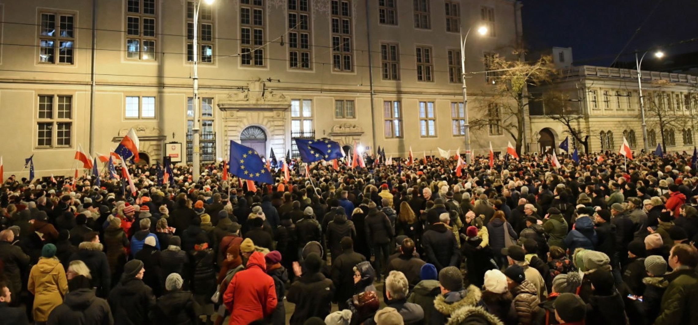 Kraj - Protesty w polskich miastach przeciwko zmianom w sądownictwie