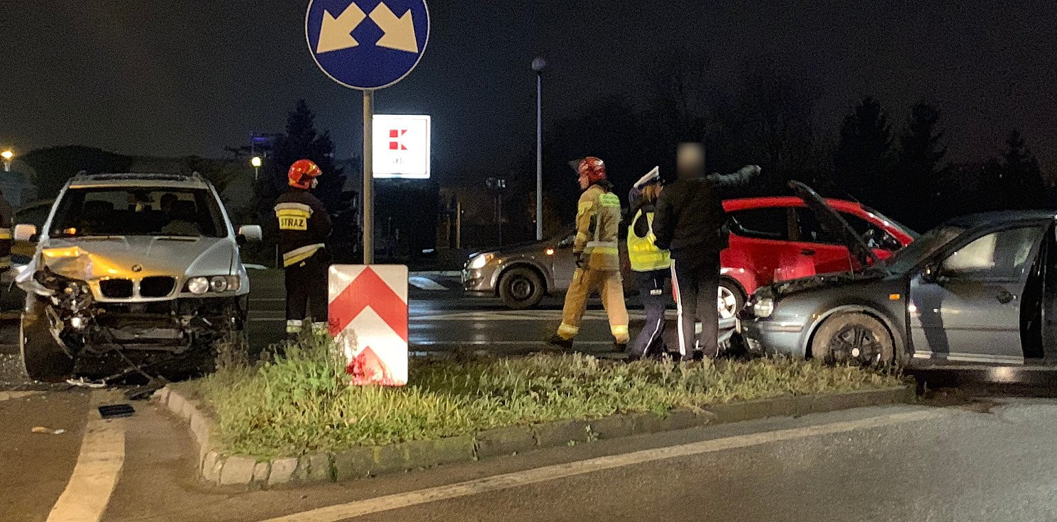 Inowrocław - Kraksa koło szpitala. Są utrudnienia