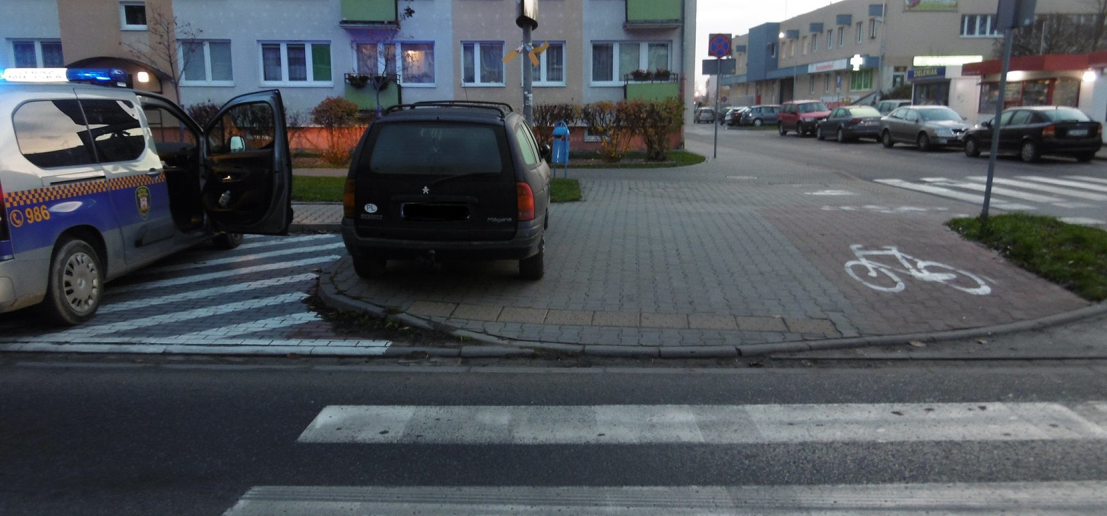 Inowrocław - Posypały się mandaty za nieprawidłowe parkowanie