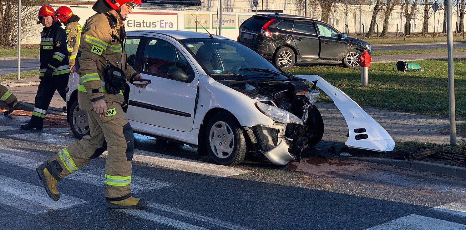 Inowrocław - Zderzenie dwóch aut na Pileckiego