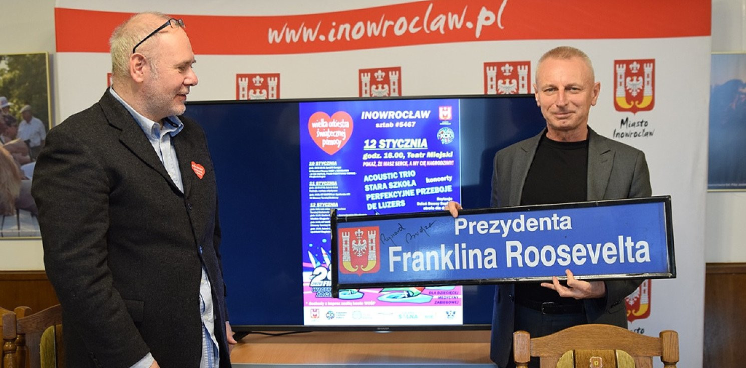Inowrocław - WOŚP: Na licytacji tablica ul. Roosevelta i fiat 126p