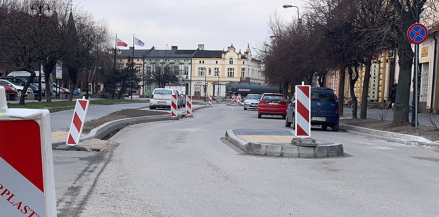 Pakość.online - Znów przestój w Pakości. Kto dokończy remont?