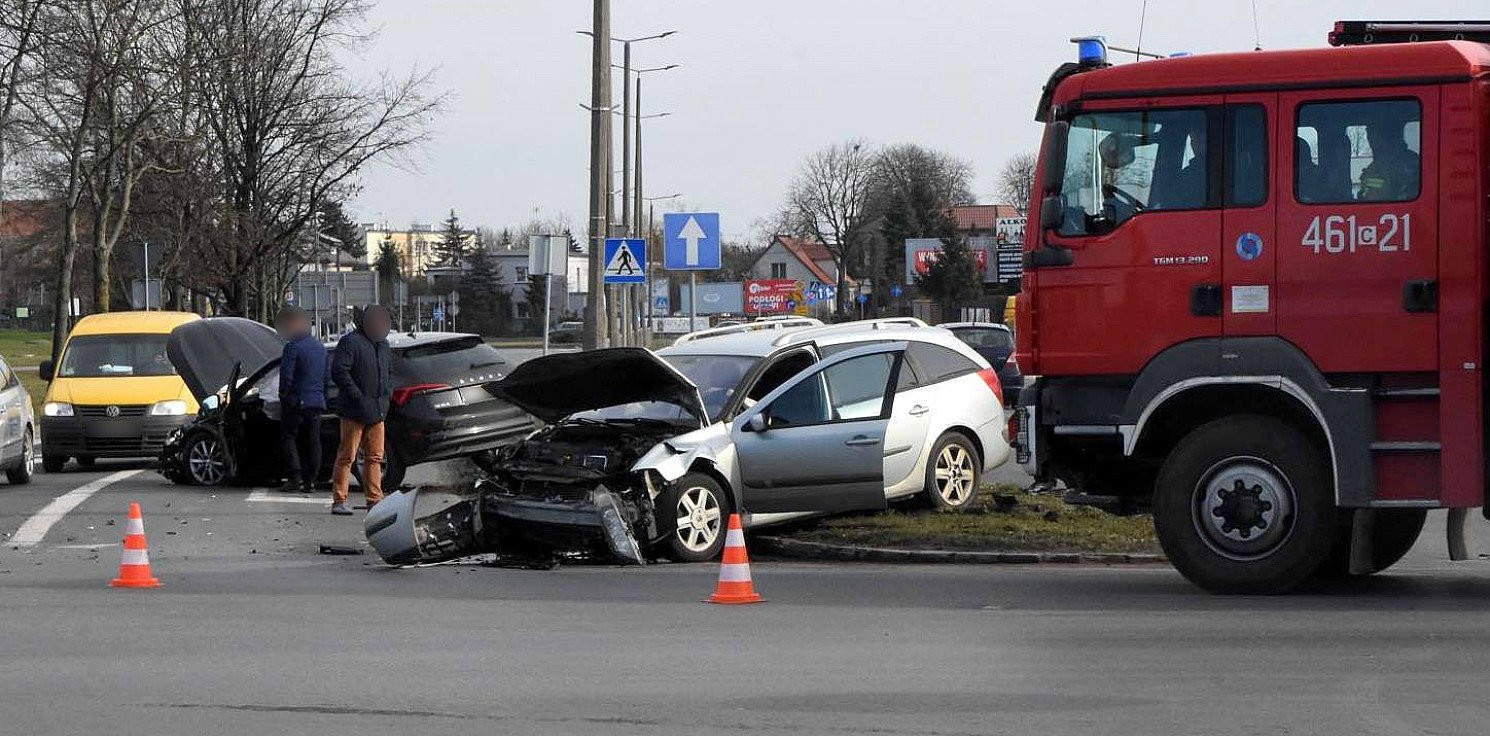 Inowrocław - Kolejna kraksa na ruchliwym skrzyżowaniu