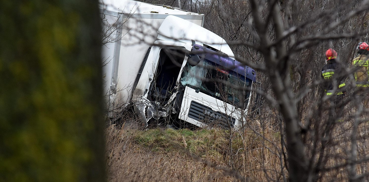 Kruszwica.online - Ciężarówka zderzyła się z ciągnikiem