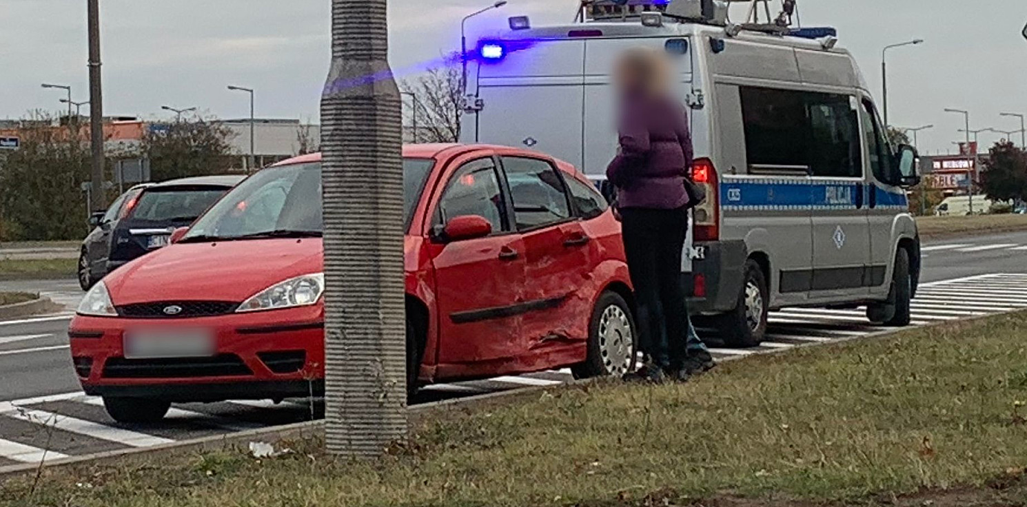 Inowrocław - Stłuczka przy rąbińskim pawilonie