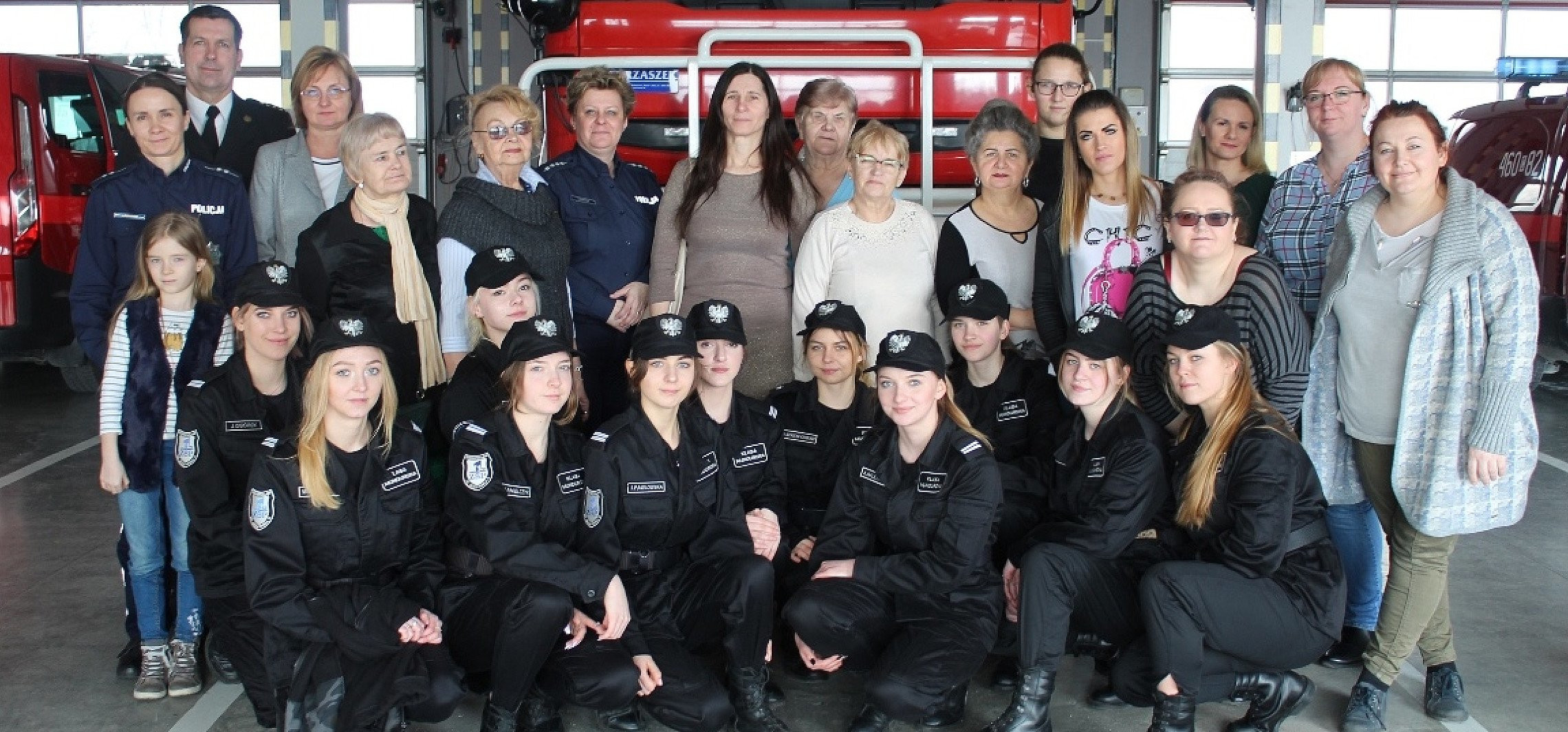 Inowrocław - Dzień Kobiet spędziły w siedzibie strażaków
